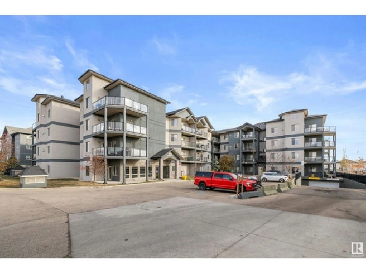 Seller Financing On This 2 Bed 2 Bath Apartment! No Credit Check in Edmonton,AB - Houses for Sale