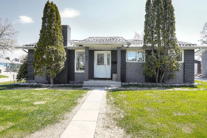 Move in ready bungalow in Weverley West in Winnipeg,MB - Houses for Sale