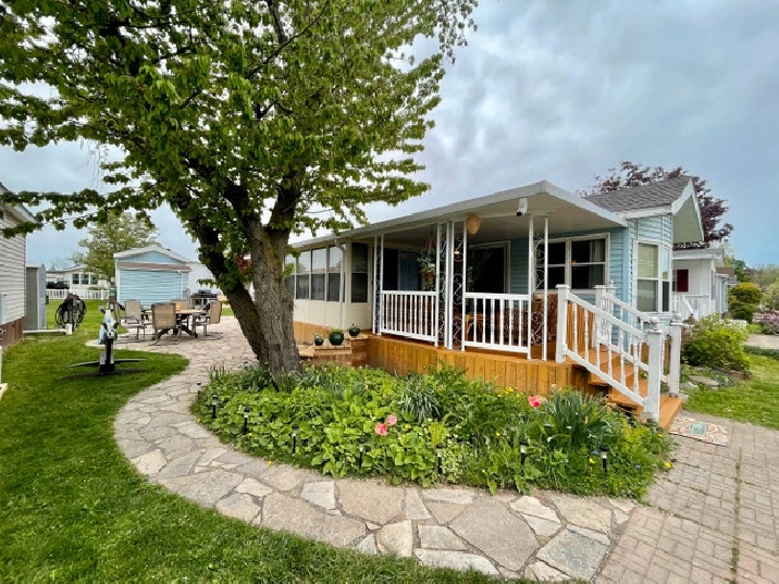 CLAMSHELL COTTAGE (Sherkston, ON) for SALE! in City of Toronto,ON - Condos for Sale