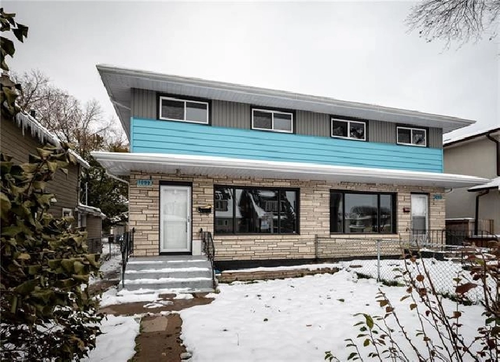 Updated home! 3 bedrooms, 1.5 baths, fenced yards, full bsmt in Winnipeg,MB - Apartments & Condos for Rent