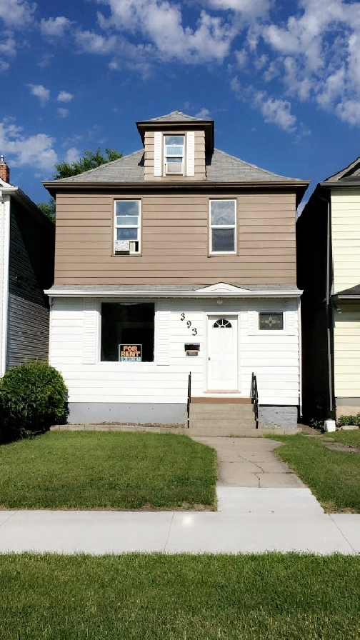BEAUTIFUL WEST END HOME AVAILABLE ASAP - 393 BURNELL St. in Winnipeg,MB - Houses for Sale