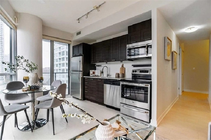 Please contact me for a viewing. 1 Bedroom Condo Downtown with CN Tower Views - Listed by Homelife in City of Toronto,ON - Apartments & Condos for Rent