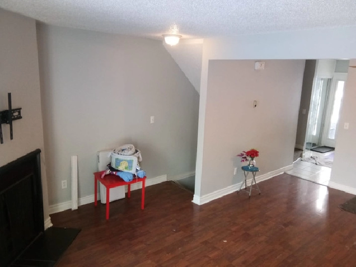 Town house for rent in Rundle NE, steps away C train station in Calgary,AB - Apartments & Condos for Rent