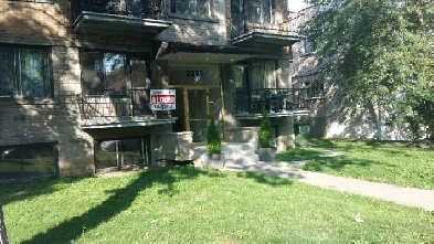 Venez voir 2-1/2  Studio $ 850 Madison Sherbrooke West / NDG Image# 1