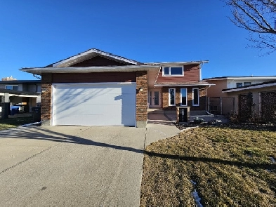 OPEN HOUSE | 2211 42 Street S Image# 1