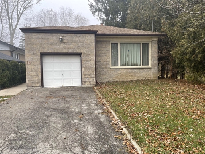 Detached Bungalow Mins Away From Scarborough Town Centre!! in City of Toronto,ON - Houses for Sale