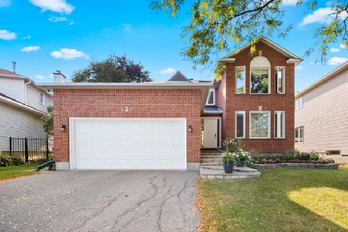 Spectacular bright and spacious 4 bedroom home ! in Ottawa,ON - Houses for Sale