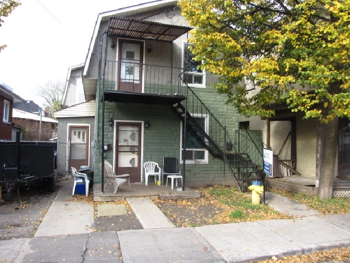 Great duplex in great area for you! in Ottawa,ON - Houses for Sale