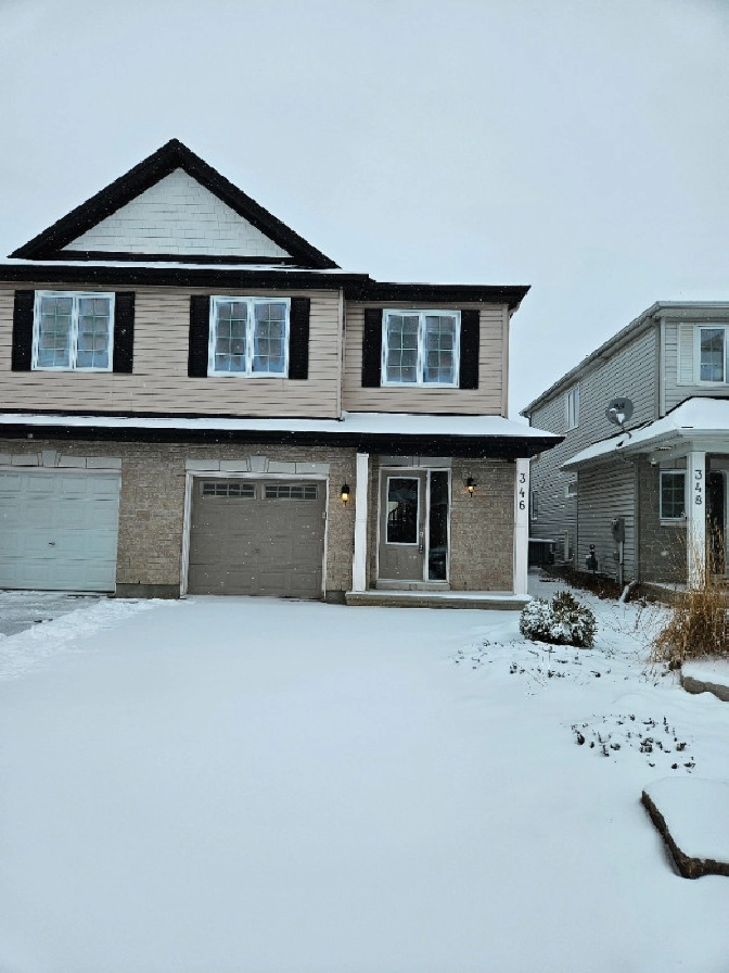Beautiful Large Semi-Detached in Riverside South in Ottawa,ON - Houses for Sale