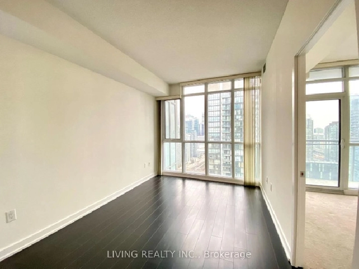 Condo for Rent 15 Iceboat Terrace, Toronto in Oakville / Halton