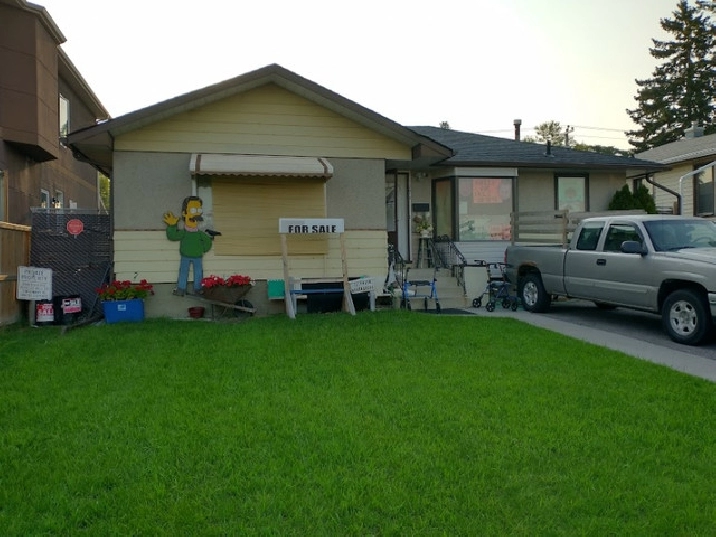 5 MINS. to DOWNTOWN CALGARY !! in Calgary,AB - Houses for Sale