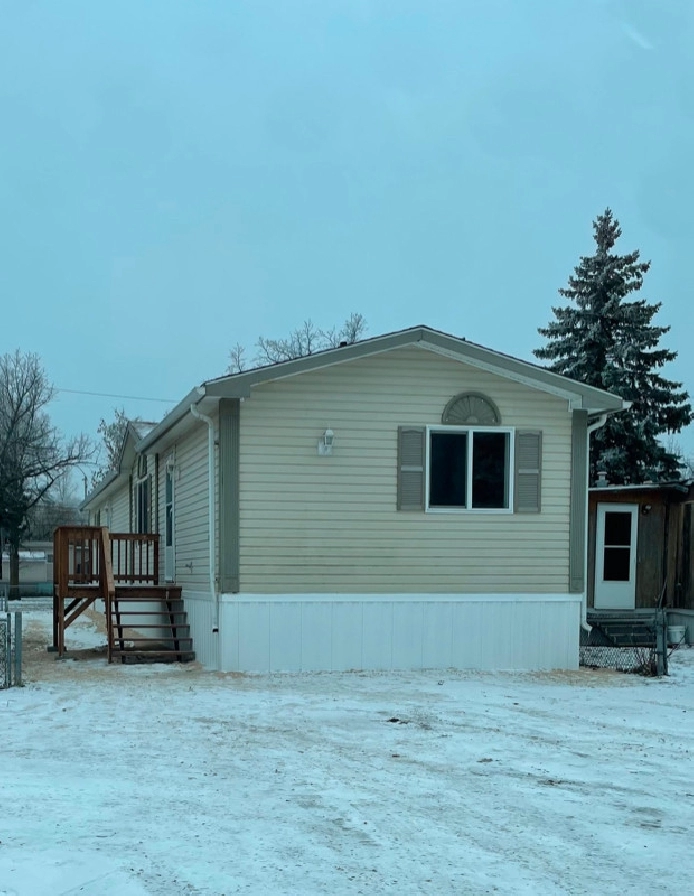 2007 Mobile Home in Stonewall 3 br 2 baths in Winnipeg,MB - Houses for Sale