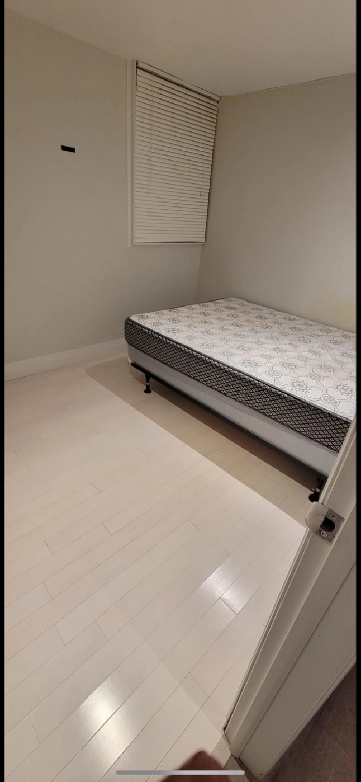 Shared room for girl.500 in City of Toronto,ON - Room Rentals & Roommates