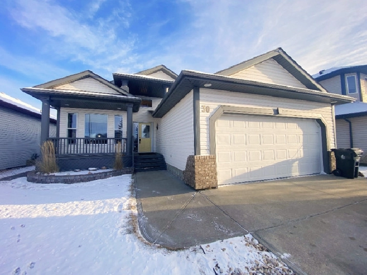 30 Linkside Way, Spruce Grove | 4 Bed, 3 Bath, 2003 Bungalow in Edmonton,AB - Houses for Sale