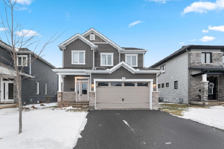 Move-in Ready 4 bedroom, 4 bathroom home in Embrun! in Ottawa,ON - Houses for Sale