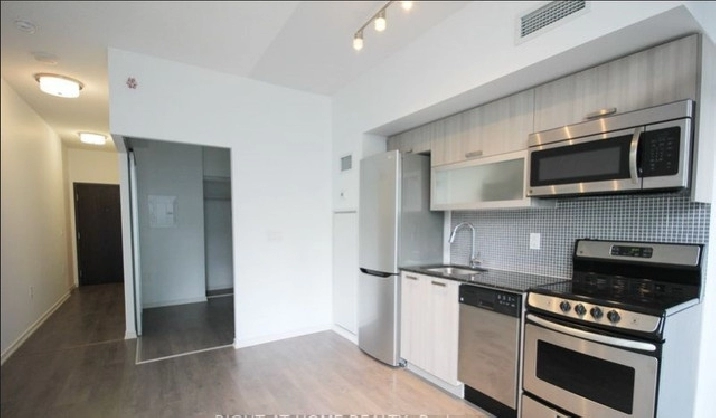 One Bed One Bath Condo For Rent at Queen West Toronto in City of Toronto,ON - Apartments & Condos for Rent