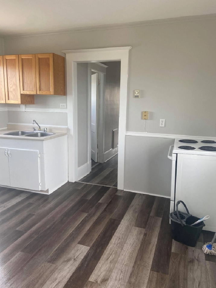 209 King St. West 10 2 BR, W/D Onsite, Off Street Parking in Saint