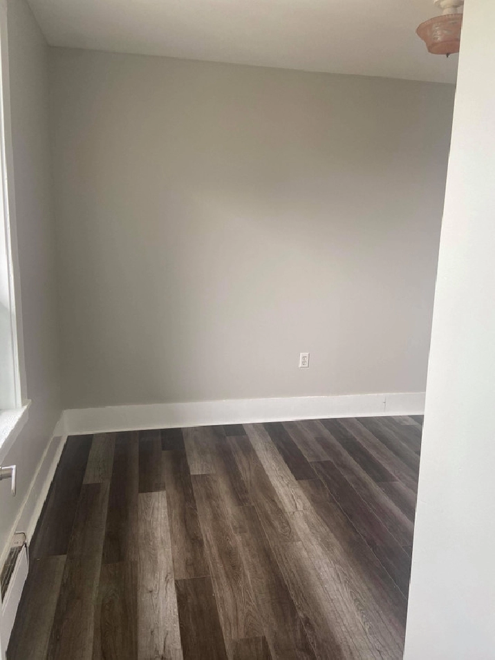 209 King St. West 10 2 BR, W/D Onsite, Off Street Parking in Saint