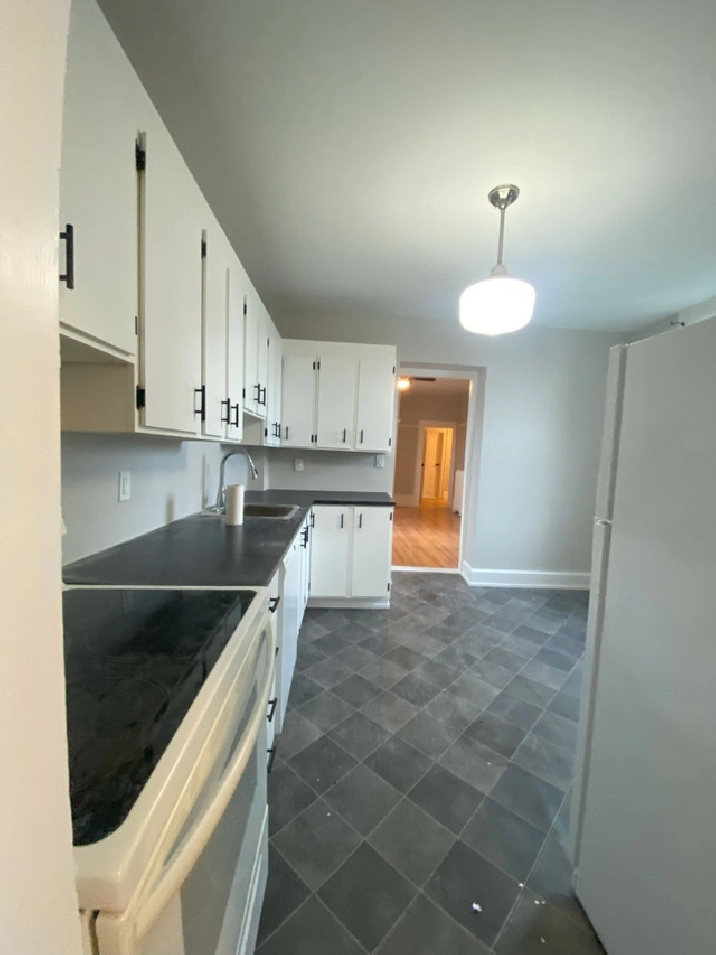 Bright 3 bedroom with heat and hot water included in Saint John,NB Apartments & Condos for Rent