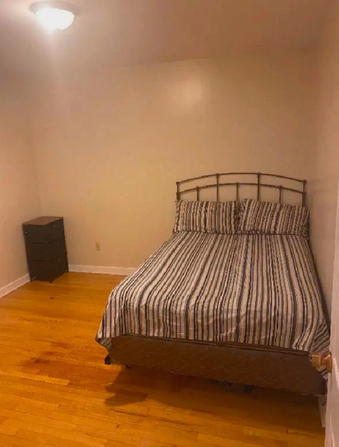 One single bedroom available for rent in a 3 bedroom in Ottawa,ON - Room Rentals & Roommates