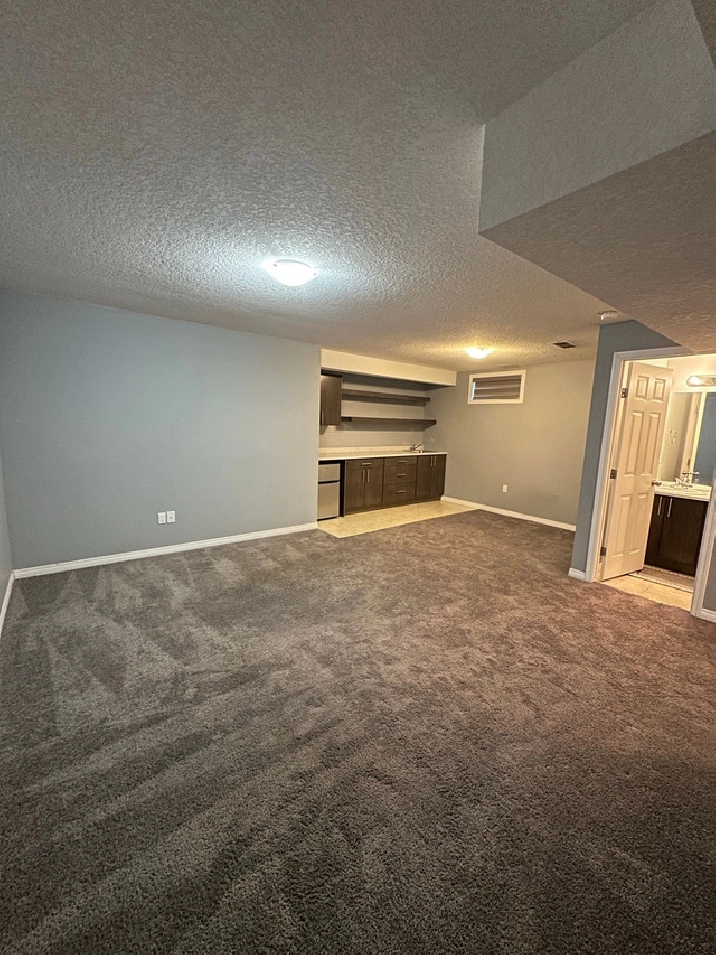 Studio room bachelor’s suite for rent in Calgary,AB - Room Rentals & Roommates