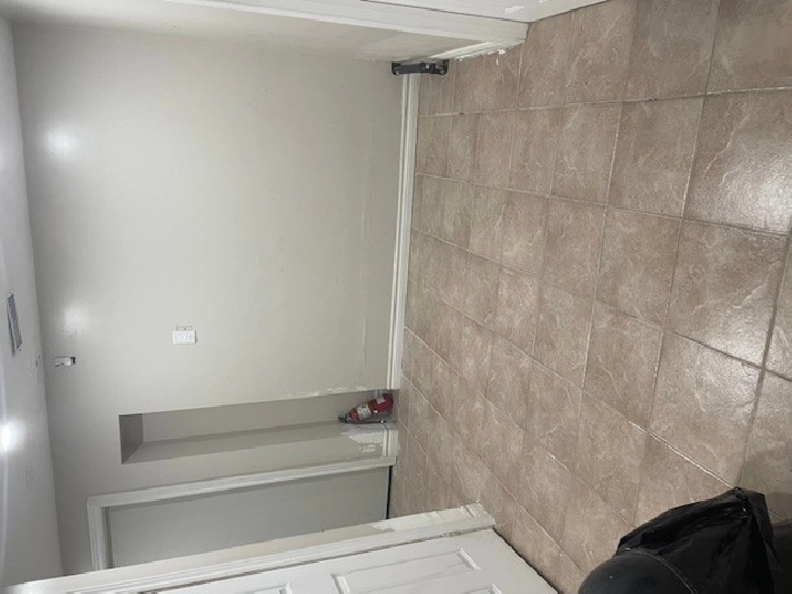 room in a basement with attached bath(no kitchen) available in City of Toronto,ON - Room Rentals & Roommates