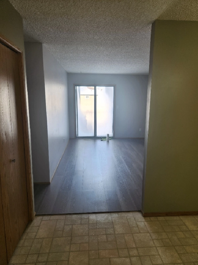 2 bedroom condo. $1400.00 NW Location. in Regina,SK - Apartments & Condos for Rent