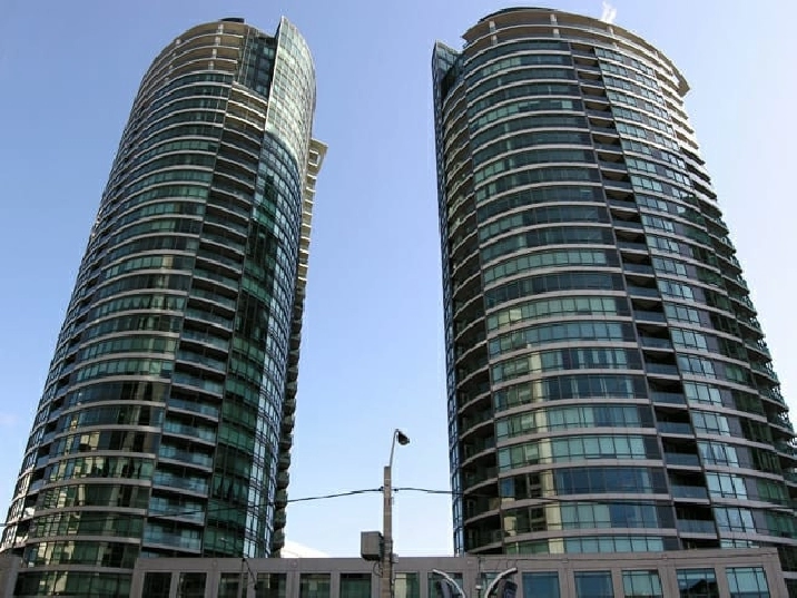 1 Bed Den Condo in Toronto in City of Toronto,ON - Apartments & Condos for Rent