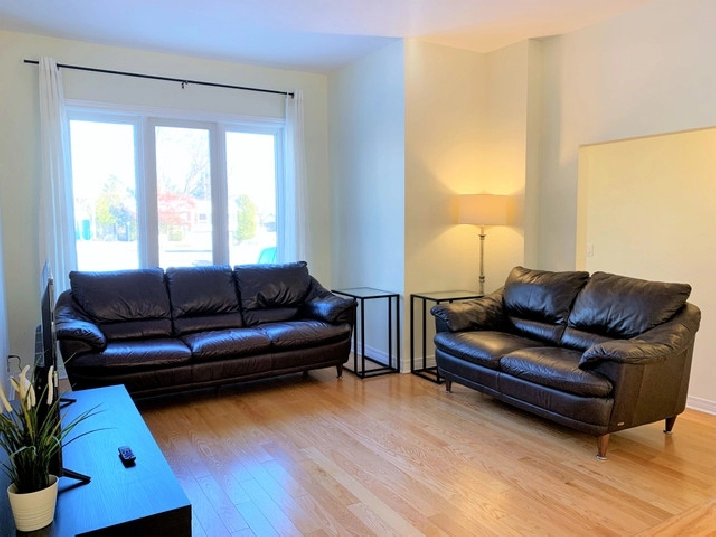 Bright Room for Rent & Convenient shared accommodation in Ottawa,ON - Room Rentals & Roommates