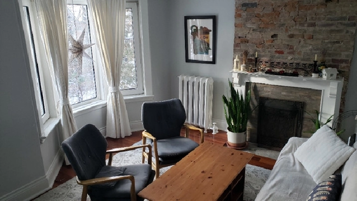Spacious, bright, furnished two bedroom two-story apartment in City of Toronto,ON - Short Term Rentals