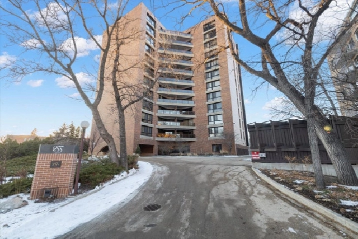 302-255 WELLINGTON CRESCENT - WONDERFUL 2 BED 2 BATH CONDO! in Winnipeg,MB - Houses for Sale