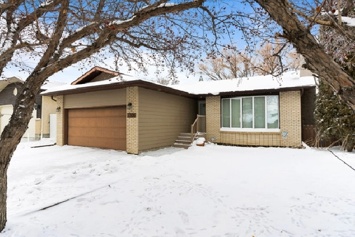 7306 Sherwood Dr - Spacious Bungalow In Normanview West in Regina,SK - Houses for Sale