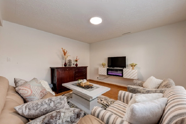 $2000 unfurnished/$2300 furnished 2 bedroom apartment in Calgary,AB - Apartments & Condos for Rent