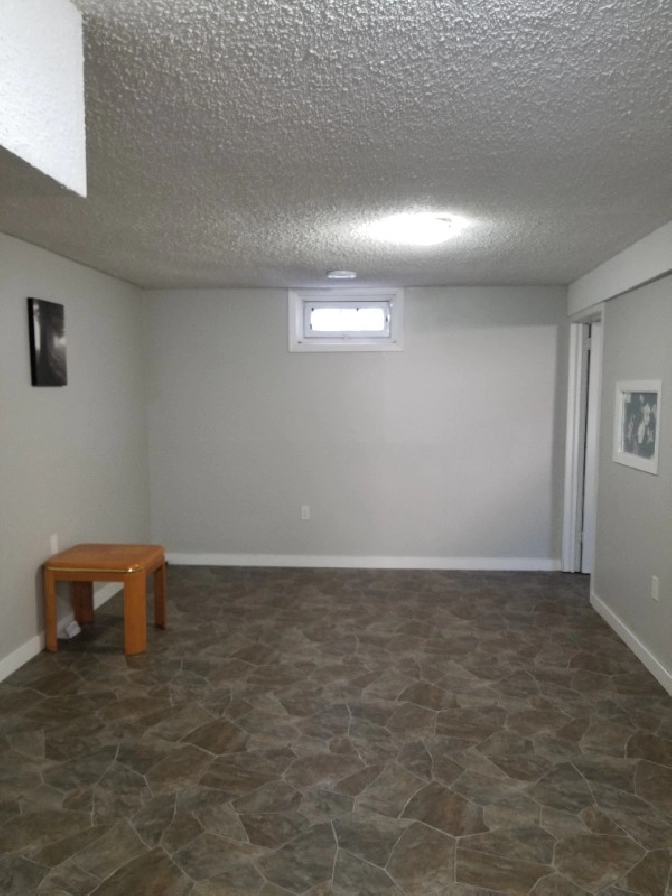 1 bedroom basement available for rent in the maples area in Winnipeg,MB - Room Rentals & Roommates