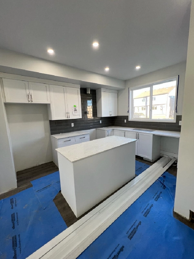 Newly built 3 bedrooms 2.5 bathroom duplex house in Calgary,AB - Short Term Rentals