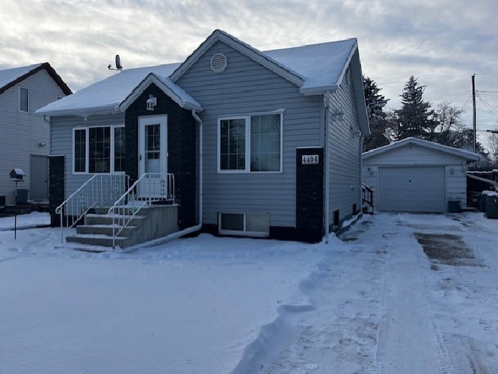 Move In Ready in Vegreville in Strathcona County,AB Houses for Sale