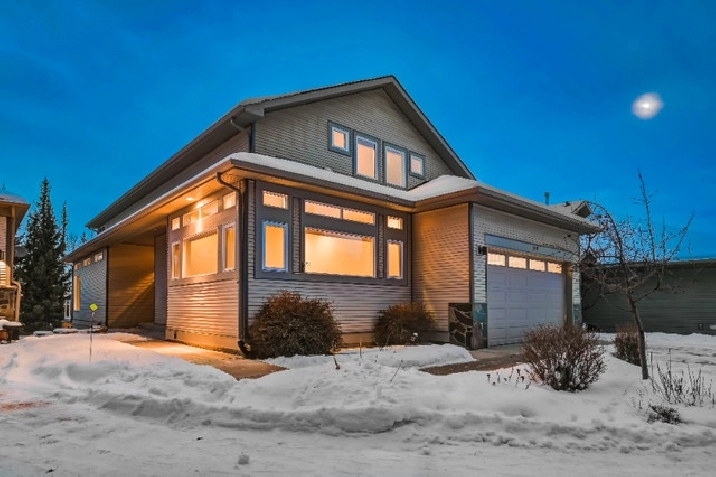 Gorgeous Home on the Bow River in Cochrane in Calgary,AB - Houses for Sale