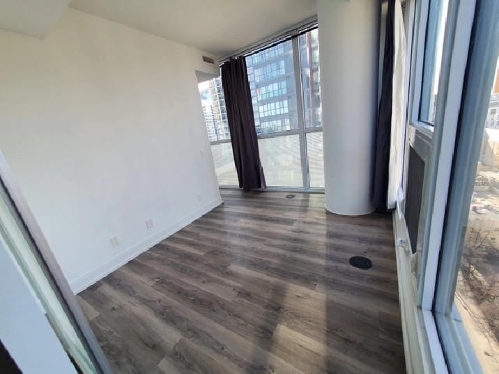 Looking to rent out a 1 bedroom in downtown Toronto in City of Toronto,ON - Room Rentals & Roommates