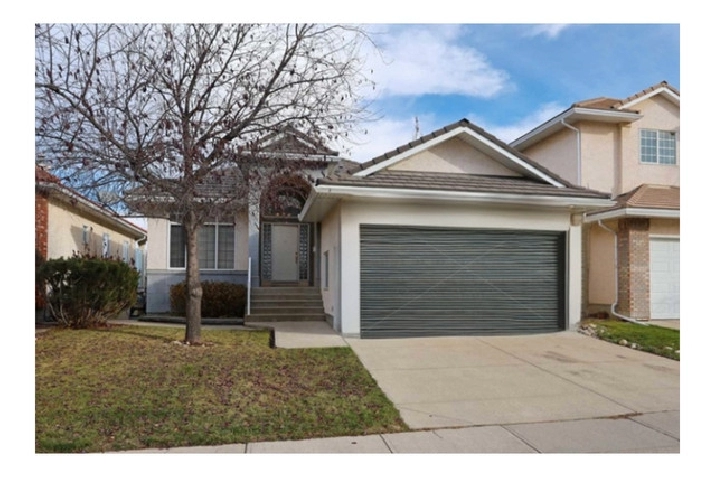 Modern Home in NW Calgary. 4 Beds at UNDER $750k! in Calgary,AB - Houses for Sale