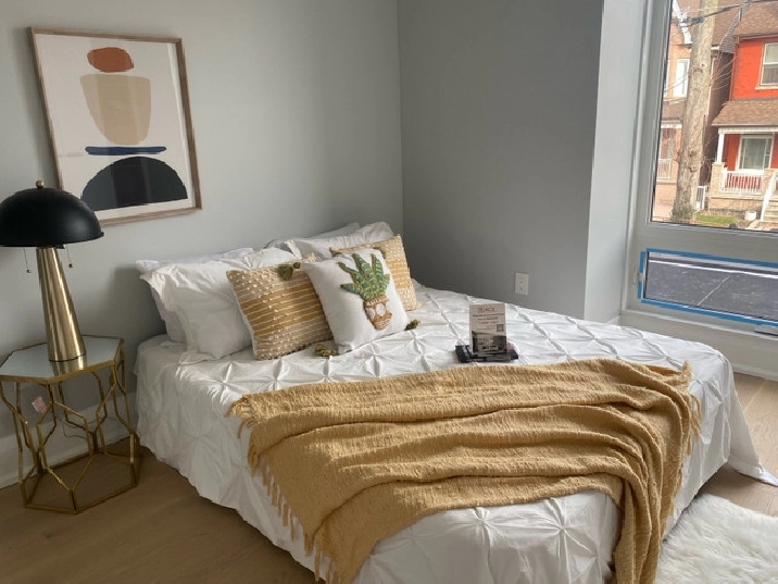 Furnished room near subway 1150 monthly available in City of Toronto,ON - Short Term Rentals