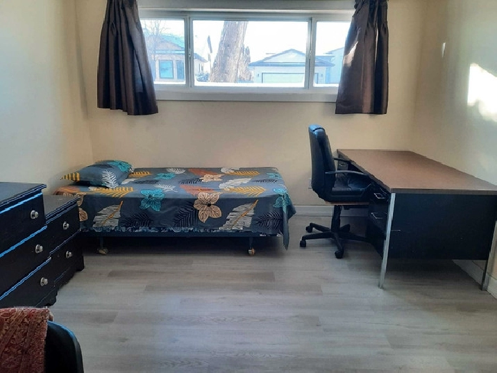 Room for rent in all girl house near Gurdwara Ramgarhia in Edmonton,AB - Room Rentals & Roommates