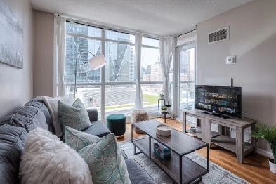 FURNISHED 1-BED CONDO AT 18 YONGE - MTHLY STAYS STARTING AUG 7 Image# 1