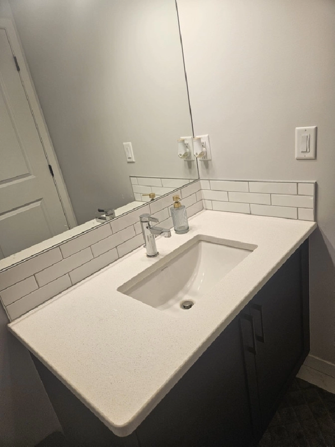 Beautiful Cozy Room for Rent Brand New Duplex Glacier Ridge in Calgary,AB - Room Rentals & Roommates