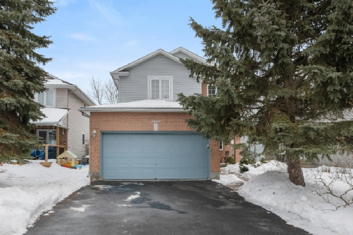 Move-in ready 3 bedroom, 3 bathroom home in amazing location! in Ottawa,ON - Houses for Sale