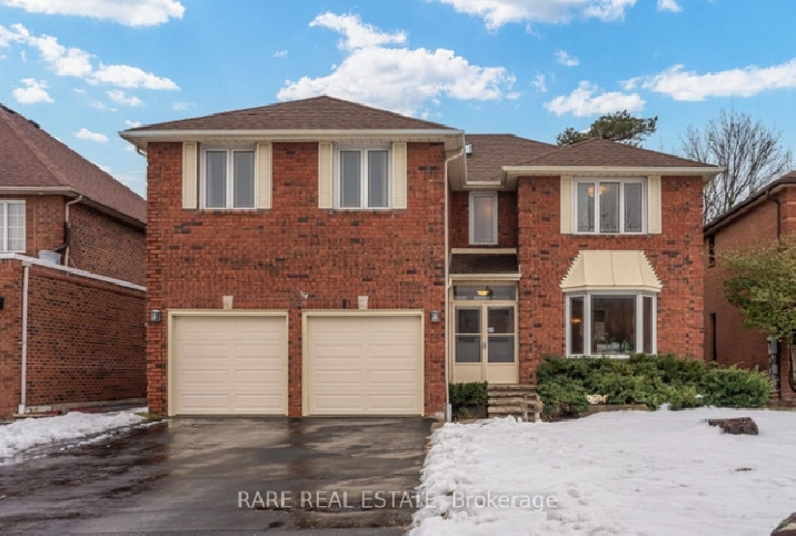 ✨ABSOLUTELY STUNNING 5 BEDROOM 5 BATHROOM HOME W/SEP ENTRANCE! in City of Toronto,ON - Houses for Sale