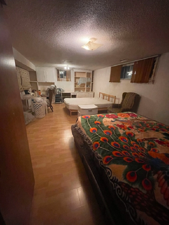 1 large bedroom rent to two males, Scarborough, Feb.$650 each in City of Toronto,ON - Room Rentals & Roommates