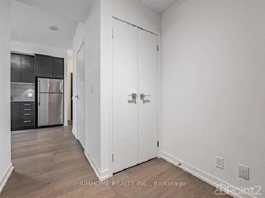 Homes for Sale in Toronto, Ontario $739,999 in City of Toronto,ON - Houses for Sale
