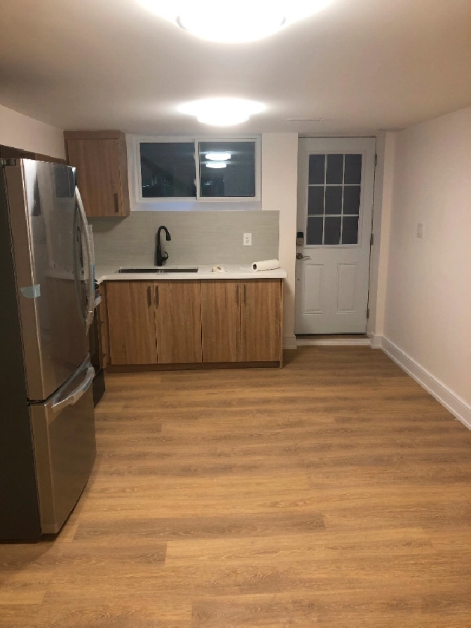 Newly Renovated One Bedroom Unit with Separated Entrance in City of Toronto,ON - Apartments & Condos for Rent