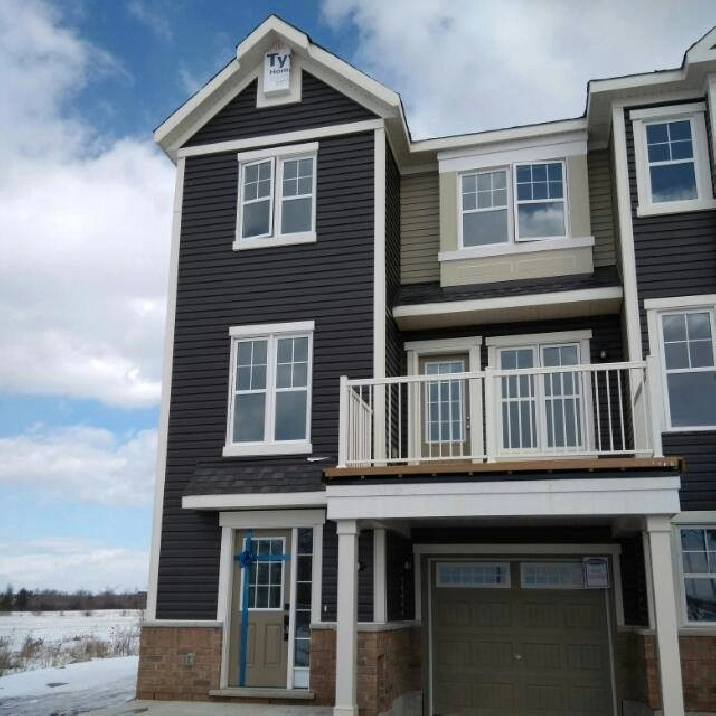 2 Bedroom Townhouse for Rent - South Barrhaven in Ottawa,ON - Apartments & Condos for Rent