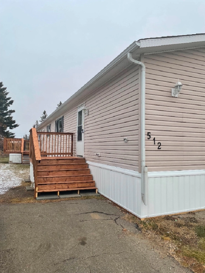 Spacious 3 Bedroom, 2 Bath Homes located at Evergreen Park! in Edmonton,AB - Apartments & Condos for Rent